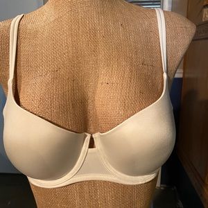 Victoria's Secret Very Sexy, Push-up Bra. Underwire 34 D